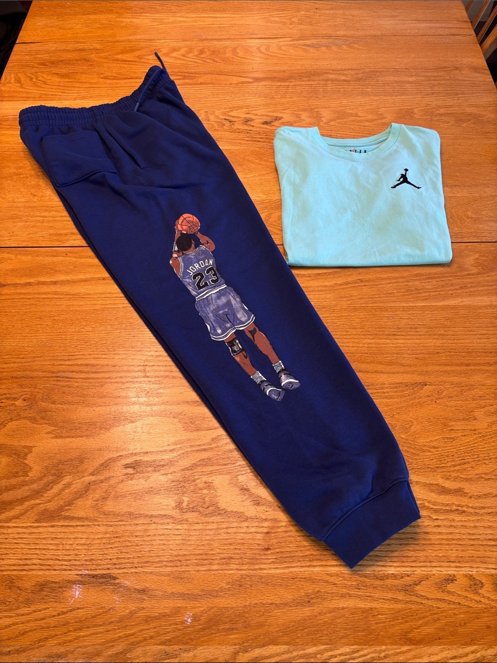 Jordan Kids jogger and tee shirt outfit. All are large The joggers are NWT - Picture 4 of 11